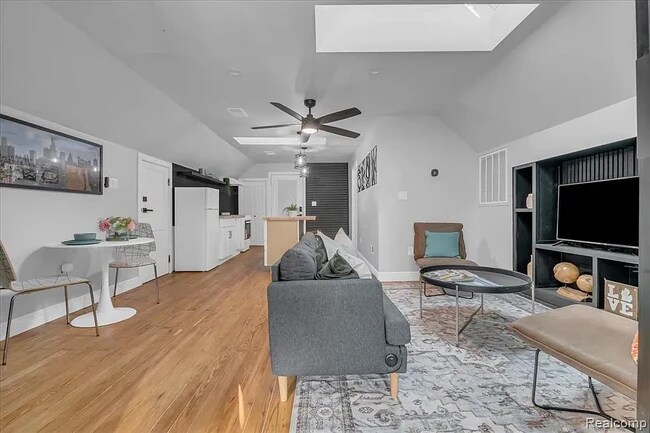 1502 Virginia Park St unit B, Detroit, MI 48206 - photo 4