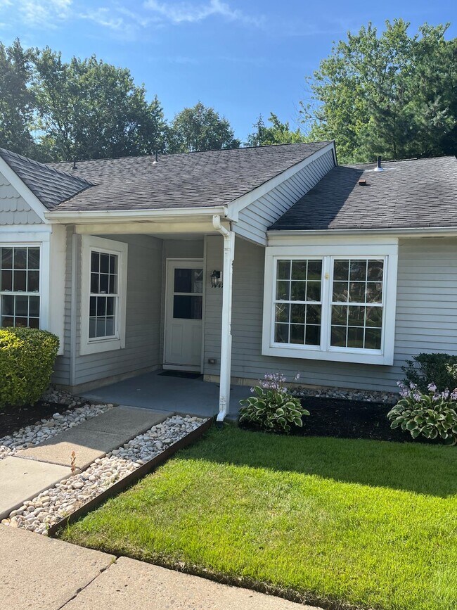 1447 Thornwood Dr Unit 1447, Mount Laurel, NJ 08054