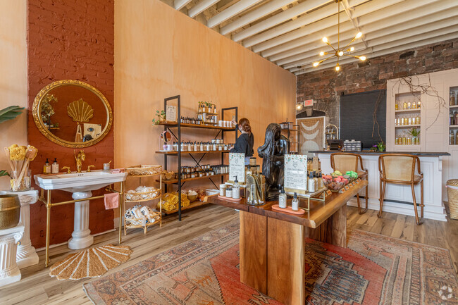 Fox Naturals in the Madison Area sells beauty products made with natural botanical extracts.