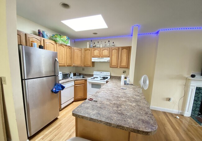 529 Newbury St unit 3, Boston, MA 02215 - photo 6