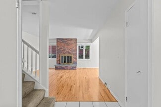 2500 Green Bay Rd, Highland Park, IL 60035