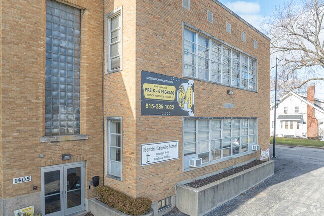 Kids will be challenged with AP and honors courses at Montini Catholic School.