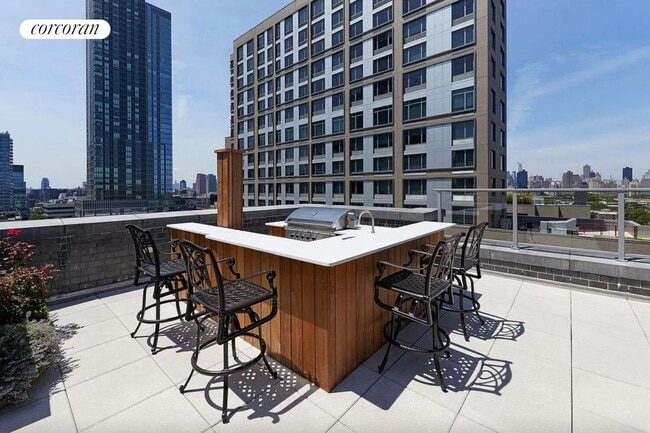 41-18 Crescent St, Queens, NY 11101 - photo 5