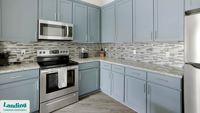 18101 Point Lookout Dr unit 317, Nassau Bay, TX 77058 - photo 3