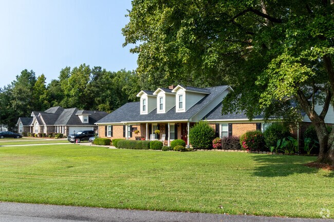 Even the Lakewood Links still offers moderate sized lots with larger ranch homes at higher price