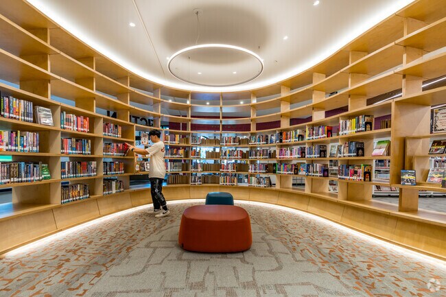 Discover innovation at LINC Library—modern space, tech tools, and community programs just outside Clayton Park.