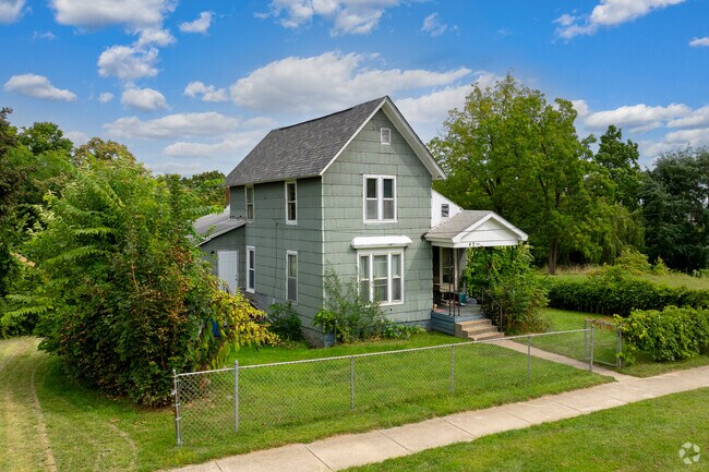 Older homes in Central Battle Creek were built in the early 1900s.