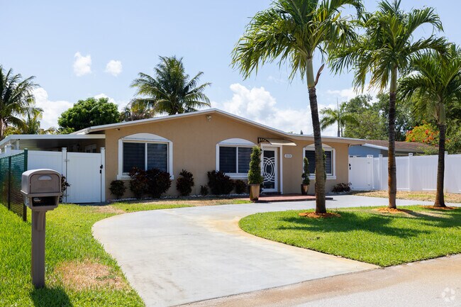 You can find most of the homes in Chula Vista Neighborhood with spacious driveways.