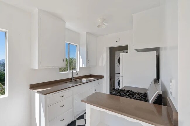 2001 N Alvarado St, Los Angeles, CA 90039 - photo 6