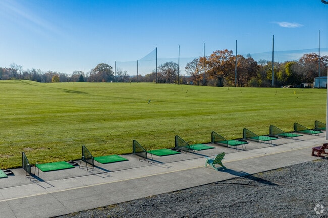 Practice your swing at Mulligans Island driving range, just a few minutes from Oak lawn