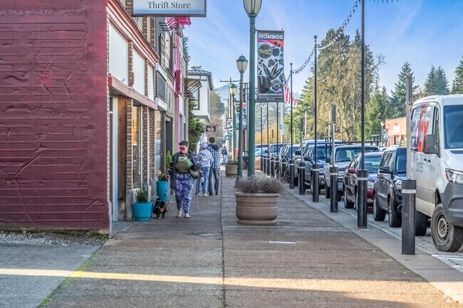 The City of Monroe downtown area offers shopping and dinning.