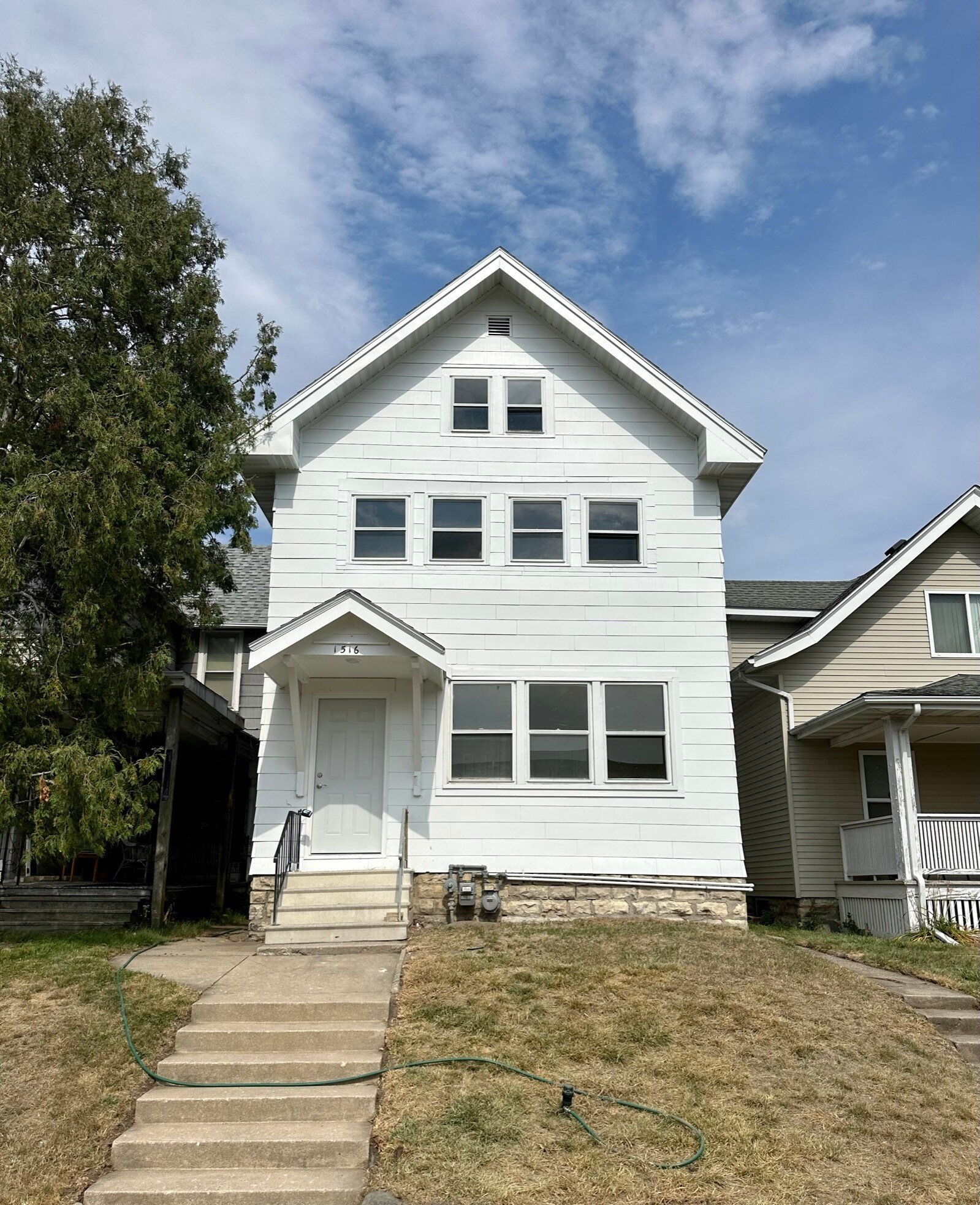 1516 C Ave NE, Cedar Rapids, IA 52402 - photo 1