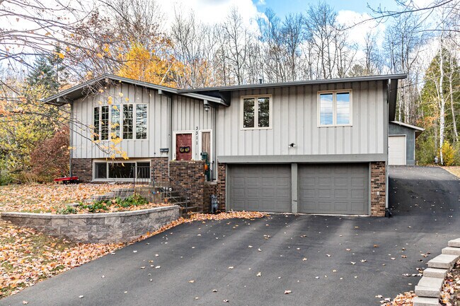 Homes in Smithville sit on quarter-acre lots with private driveways.