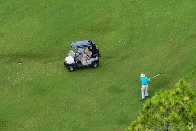 Riviera Golf Club has a driving range and gallery for all of its Daytona Pines residents.