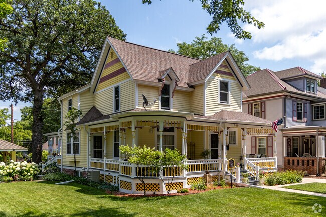 Many Cathedral homes have large porches.