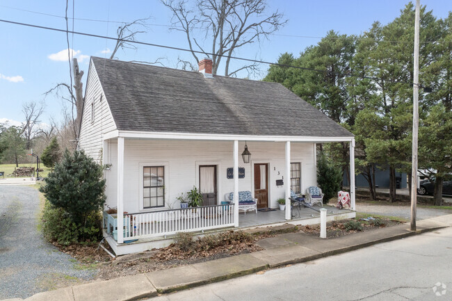Natchitoches boasts numerous historic ranch style homes from the 18th and 19th centuries.