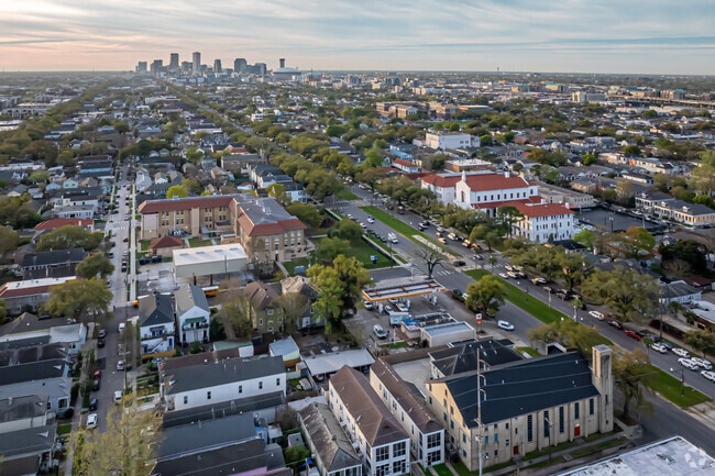 Mid-City is just minutes from the Central Business District of New Orleans.