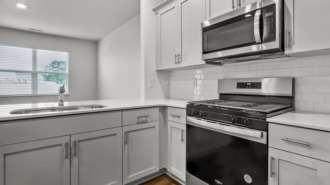 2023 Clock Rd, New Bern, NC 28562 - photo 7