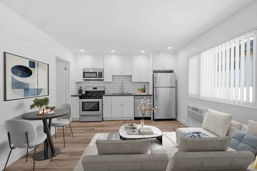 1240 W 29th St unit 16, Los Angeles, CA 90007 - photo 1