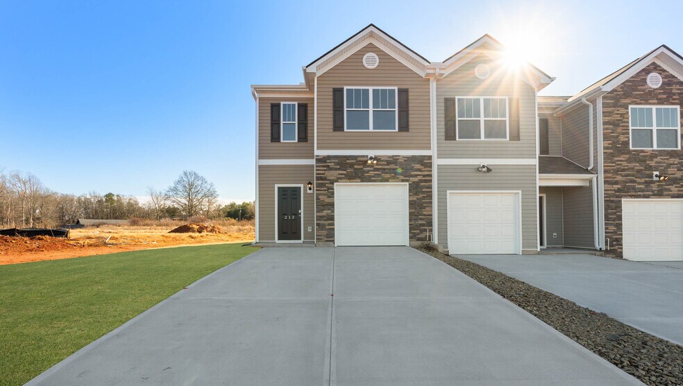 796 Embark Cir, Greer, SC 29651 - photo 1