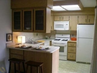 2680 Roundtree Dr, Troy, MI 48083