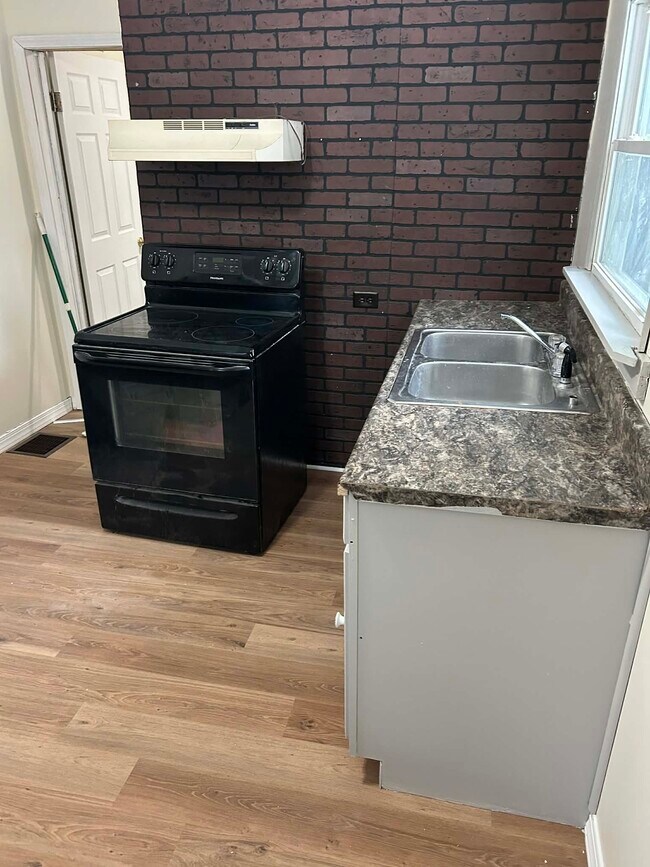 208 Central St, Battle Creek, MI 49017 - photo 3