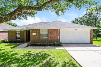 521 Cedar Ave, League City, TX 77573