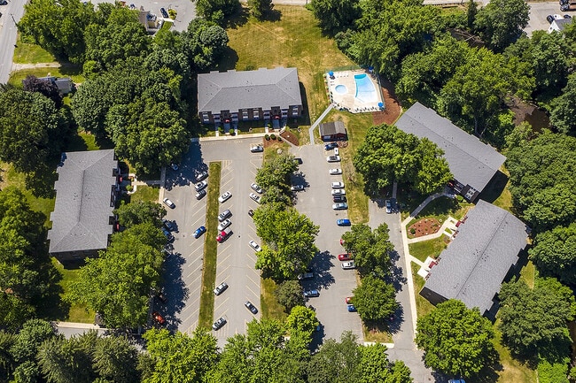 Spruce Knoll Community