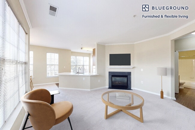 2350 26th Ct S unit FL1-ID8840A, Arlington, VA 22206 - photo 2