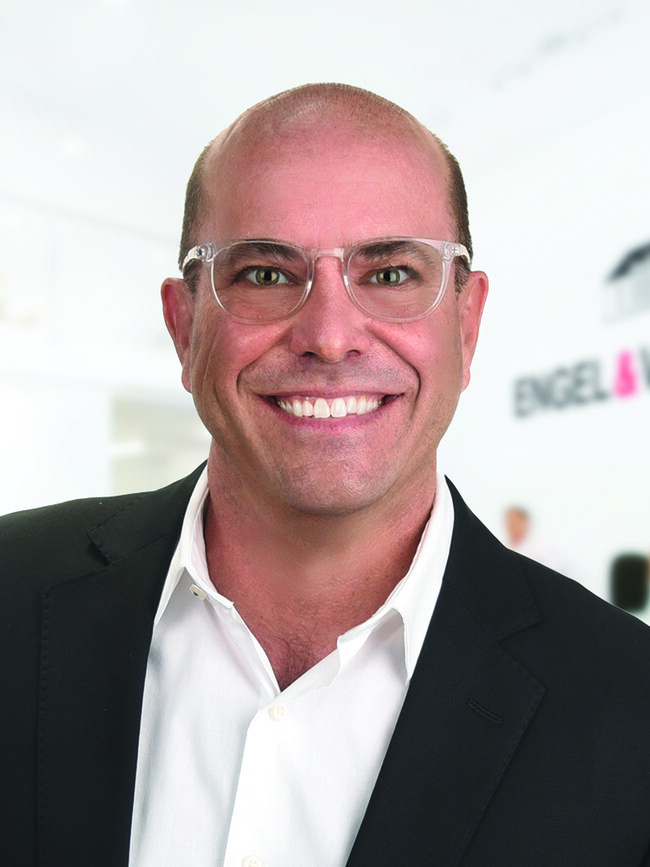 Agent Photo