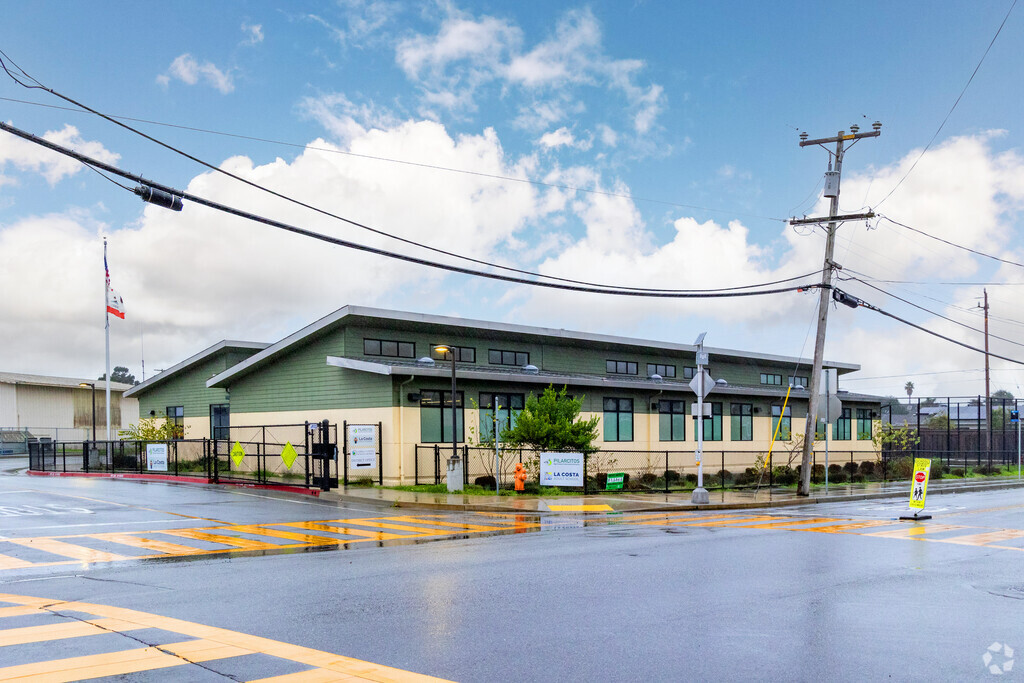 One of the newer schools in Half Moon Bay is Pilarcitos Alternative High School.