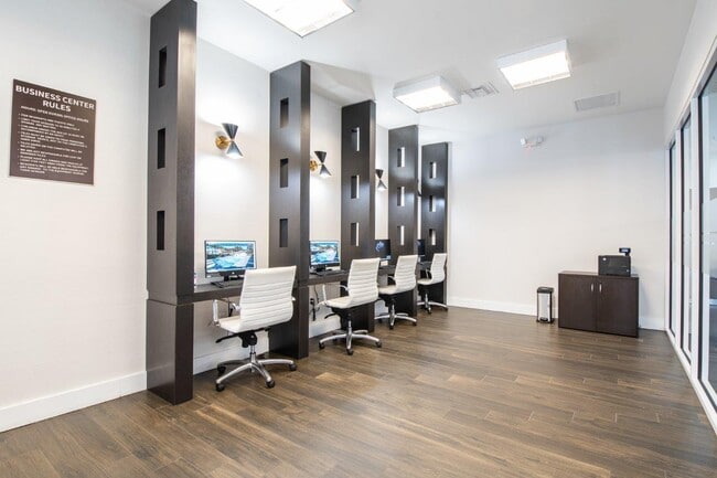 Legacy Palm Isle, Miami, FL 33172 - photo 5