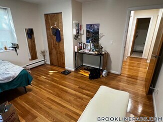 110 Babcock St Unit 47, Brookline, MA 02446