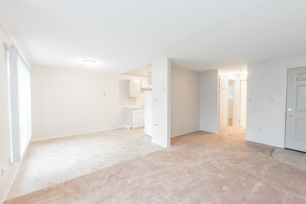 Elm Valley Apartments, Sumner, WA 98390 - photo 1