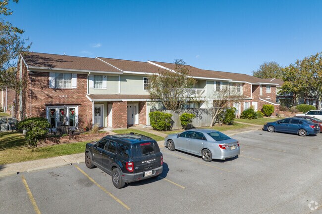 Townhomes are plentiful in the area of Arnould Heights, Lafayette.