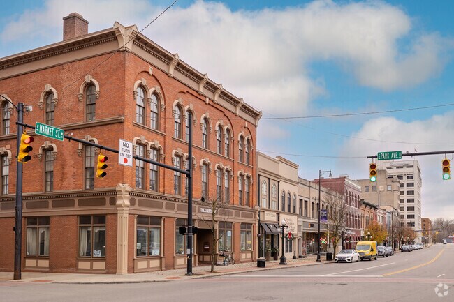 Quaint Park Avenue in the downtown area of the Warren neighborhood.