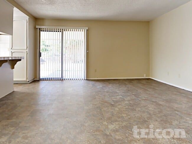 215 Loy St, Waterford, CA 95386 - photo 2