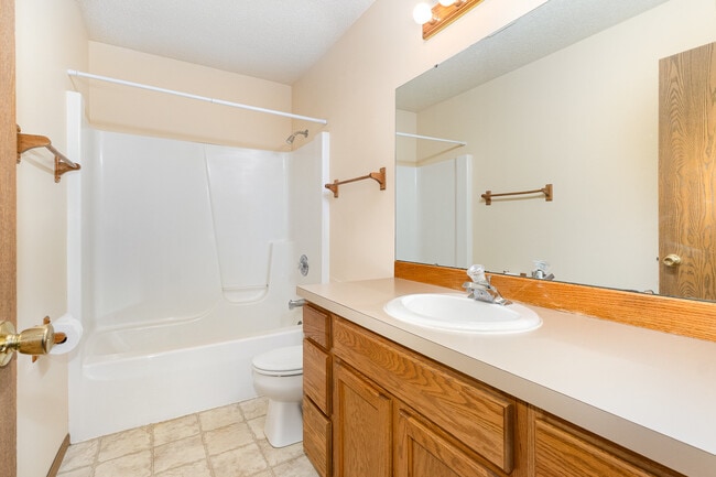 6215 Normandy Drive, Saginaw, MI 48638 - photo 4