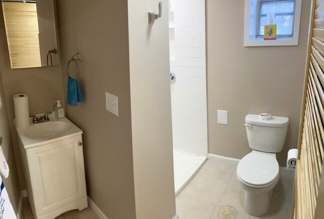 51 Mount Vernon St unit B, Melrose, MA 02176 - photo 4