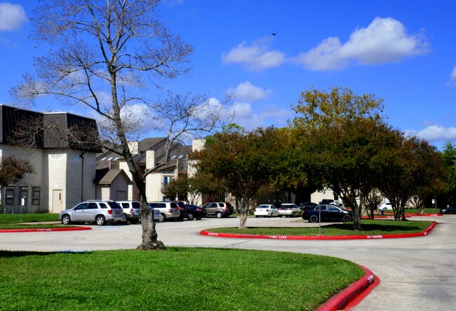 206 Plaza Verde Dr unit 36, Houston, TX 77038 - photo 3