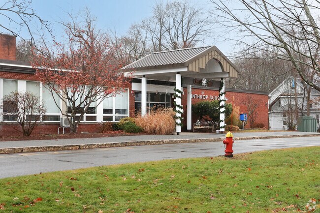 Winthrop School is located Ipswich.