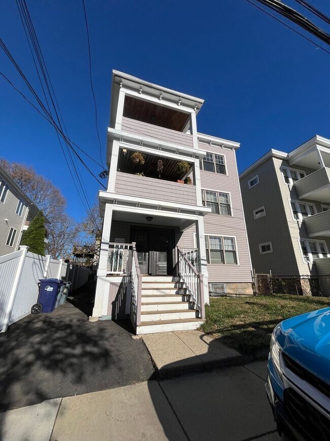 10 Ashland St, Boston, MA 02122