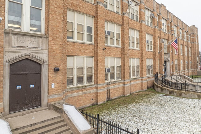 Fuller Elementary School offers courses in Reading and Math.