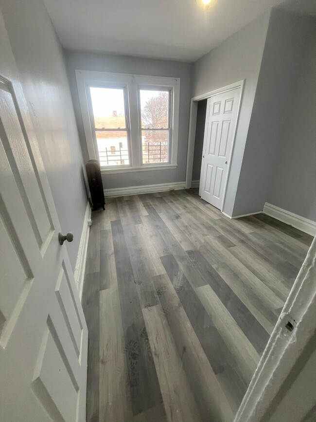 158 Maple Ave 3L