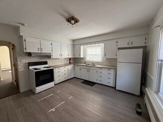 207 Front St Unit 2nd, Lincoln, RI 02865