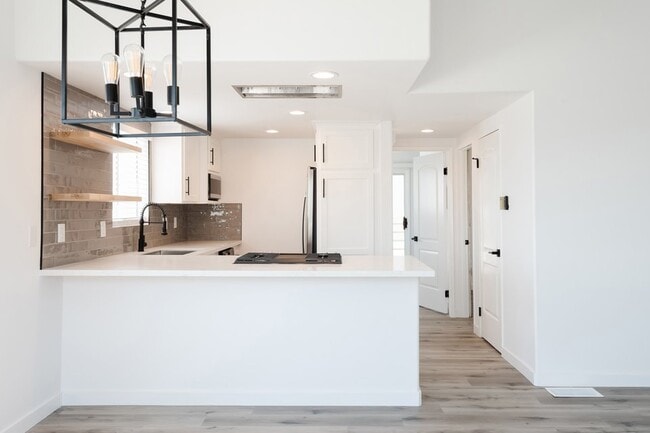 215 Moonstone St, Manhattan Beach, CA 90266 - photo 4