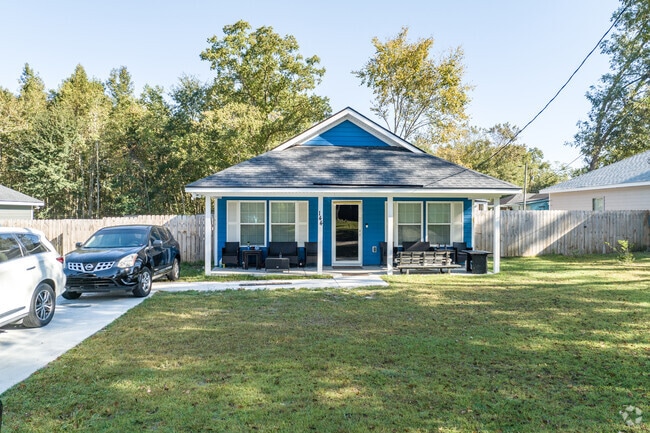 Single-family homes in Woodville sit on lots with fenced in backyards.