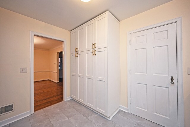 5762 Doerger Ln unit 1, Cincinnati, OH 45212 - photo 6