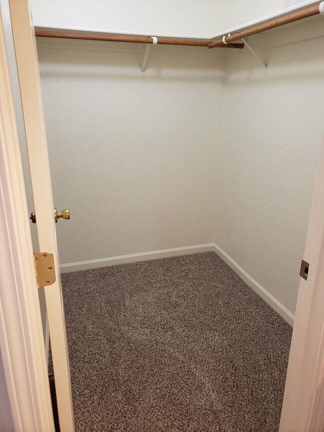 2506 N Walnut Rd, Turlock, CA 95382 - photo 4