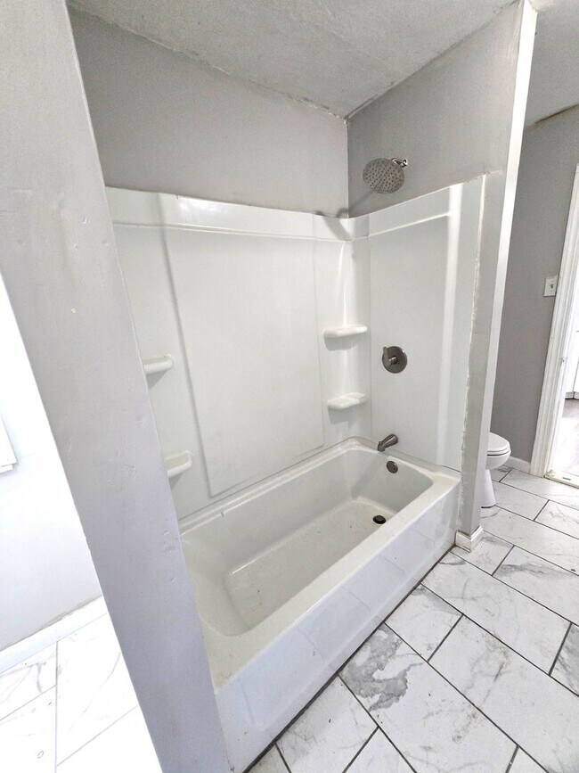 150 Sisson St unit 2, Pawtucket, RI 02860 - photo 4